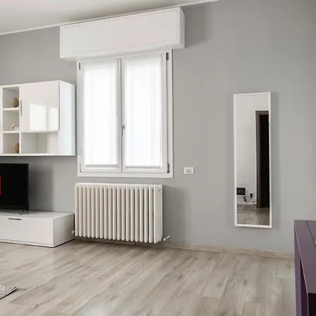 Moderno Spazioso E A 2 Passi Dal Apartment Longone al Segrino