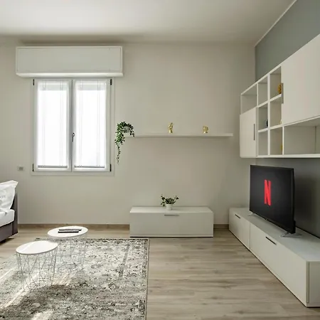 Moderno Spazioso E A 2 Passi Dal Apartment Longone al Segrino